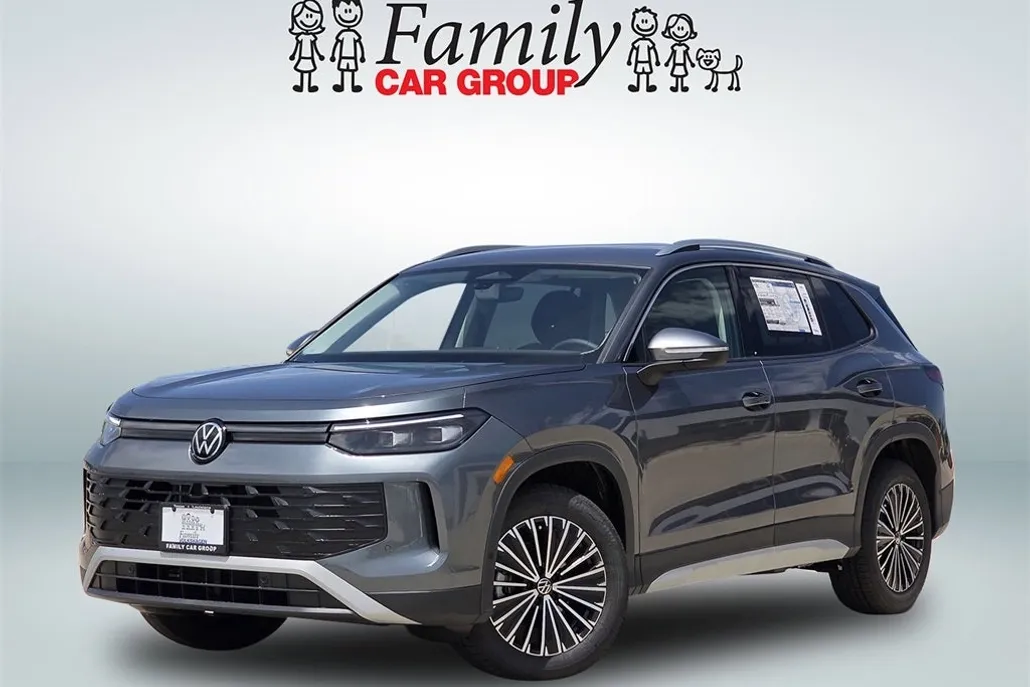 2025 Volkswagen Tiguan S photo 1