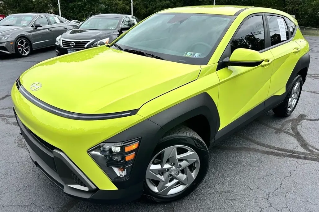 2024 Hyundai Kona SE photo 1