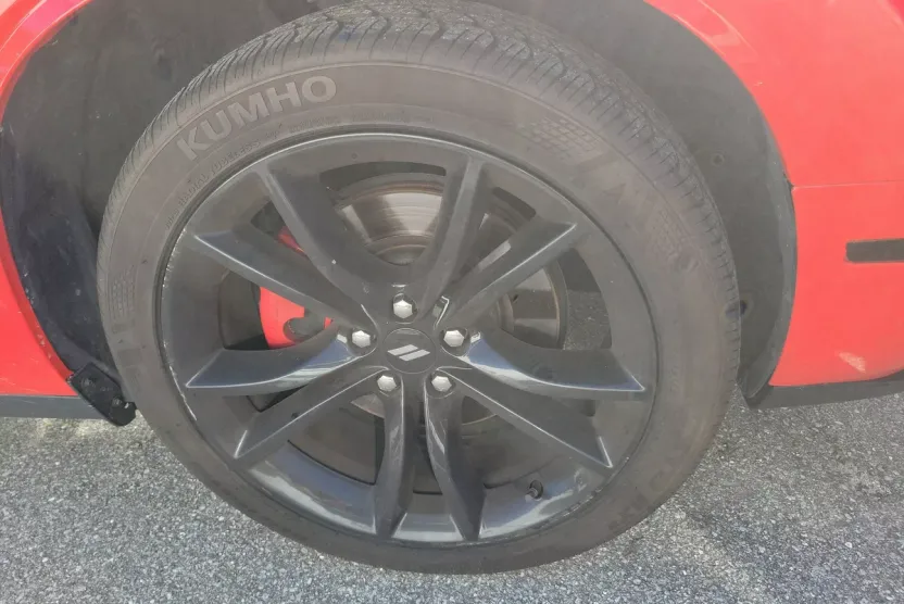 2017 Dodge Challenger SXT Plus photo 1