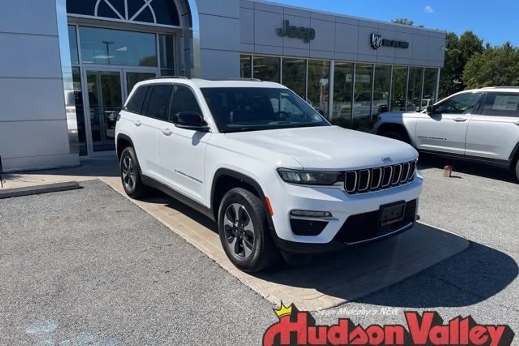 2024 Jeep Cherokee Limited 4xe photo 1