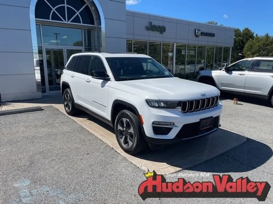 2024 Jeep Cherokee Limited 4xe photo 1