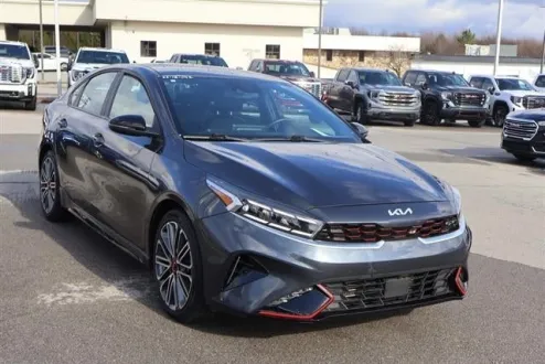 2023 Kia Forte GT photo 3