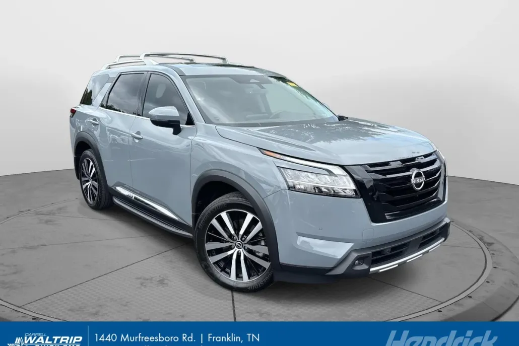 2024 Nissan Pathfinder Platinum photo 1
