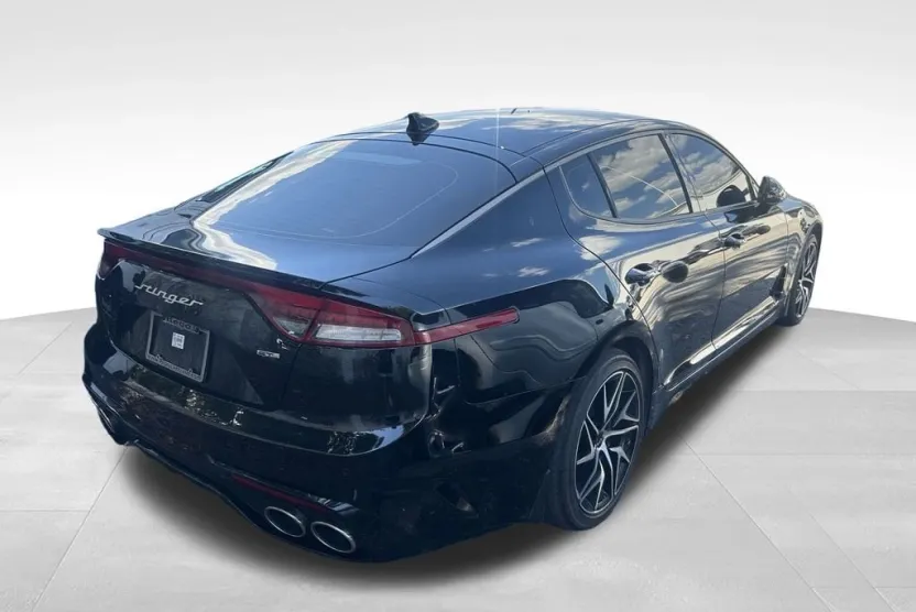2023 Kia Stinger GT-Line photo 1