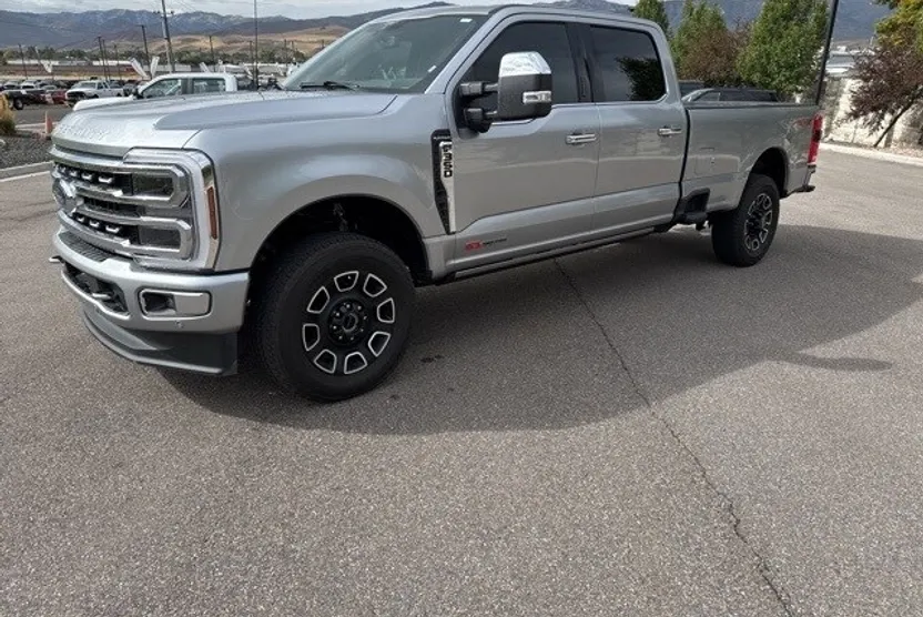 2024 Ford F-350 Platinum photo 1
