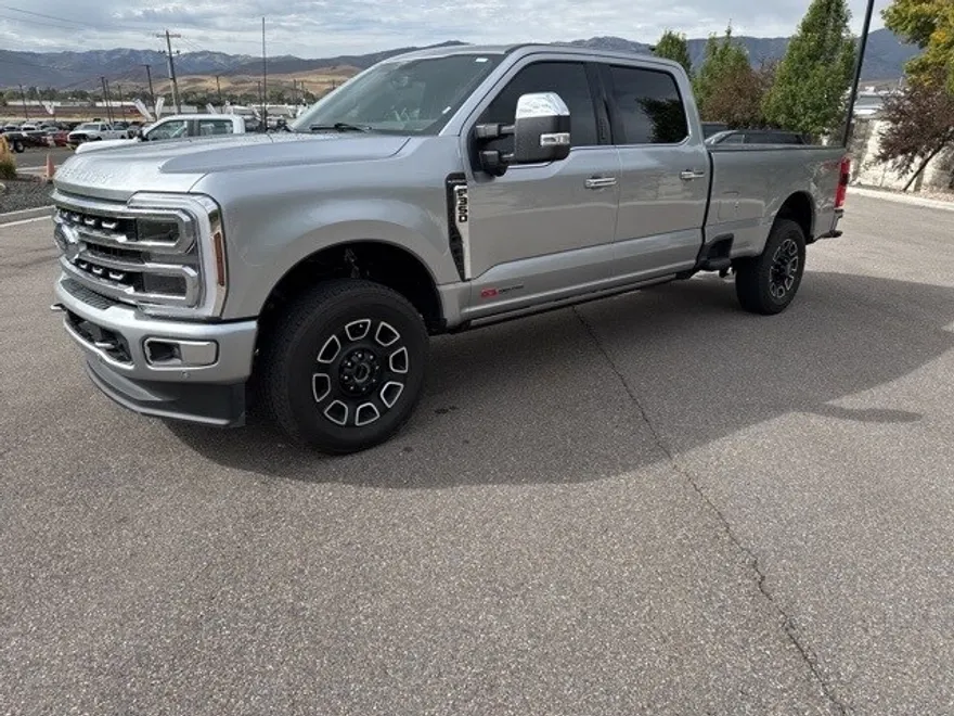2024 Ford F-350 Platinum photo 1