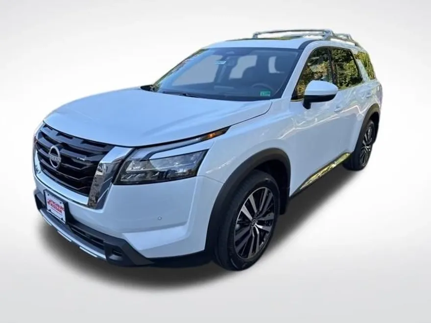 2025 Nissan Pathfinder Platinum photo 1