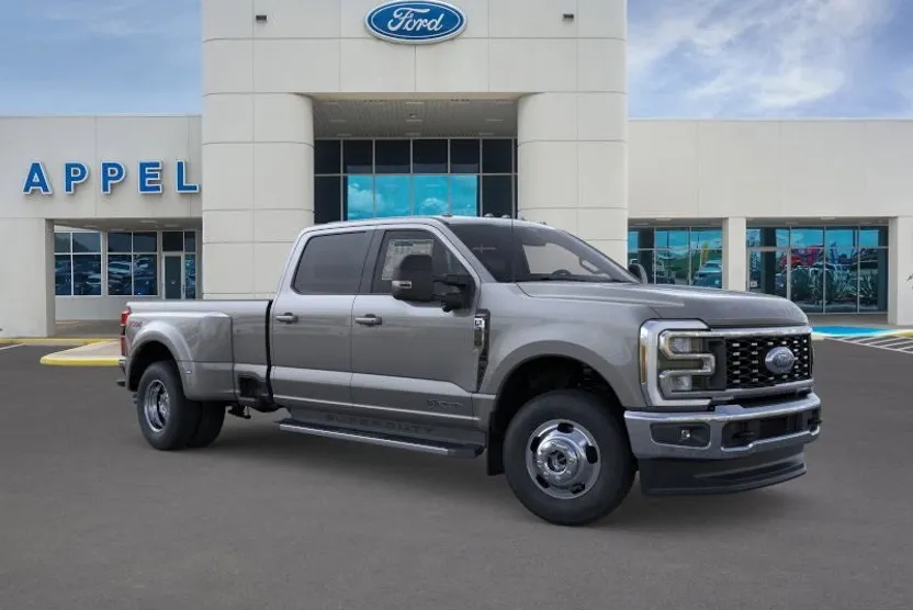 2026 Ford F-350 Lariat photo 1