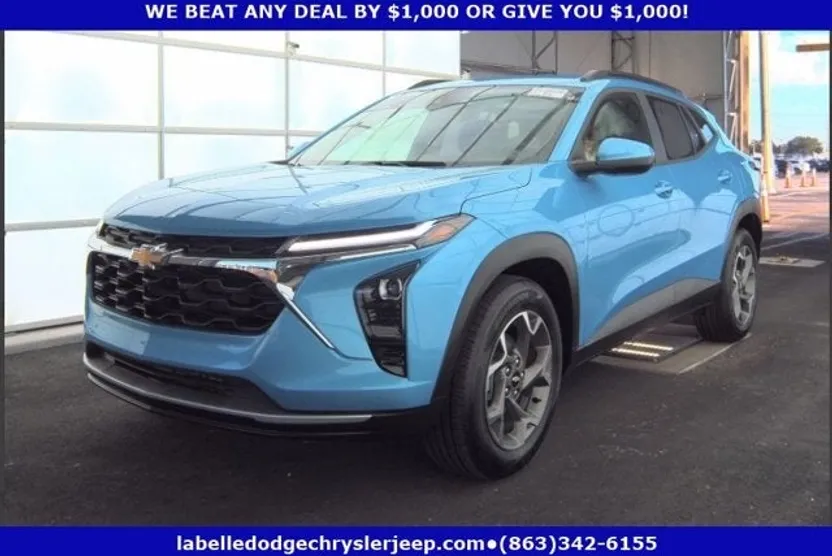 2025 Chevrolet Trax LT photo 1