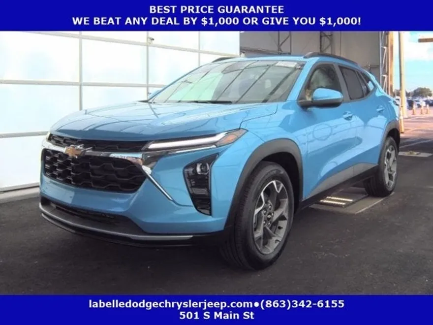 2025 Chevrolet Trax LT photo 1