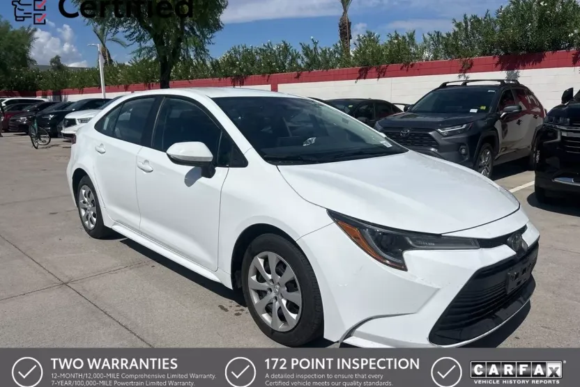2024 Toyota Corolla LE photo 1