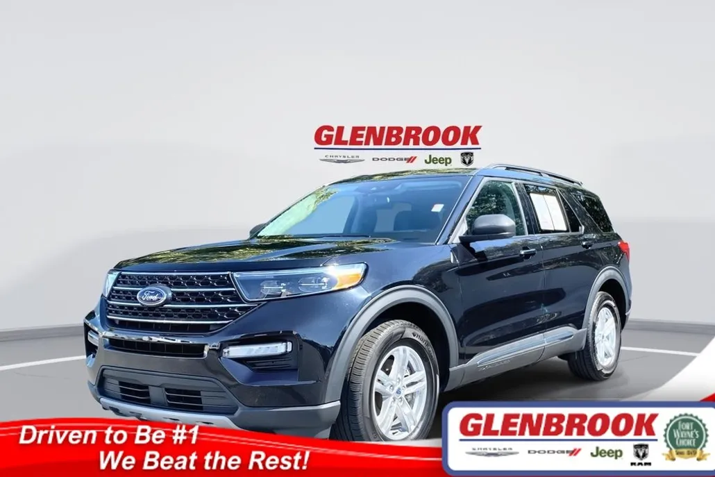 2023 Ford Explorer XLT photo 1