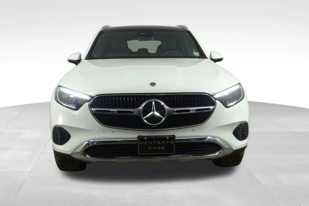 2024 Mercedes Benz GLC 300 photo 1