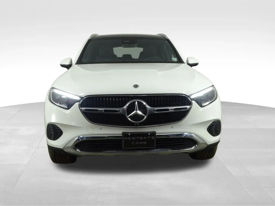 2024 Mercedes Benz GLC 300 photo 1