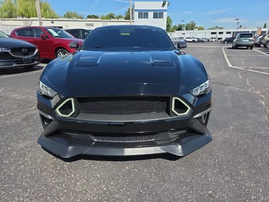 2019 Ford Mustang GT Premium photo 2