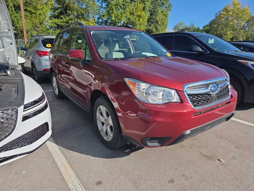 2016 Subaru Forester 2.5i Premium photo 1