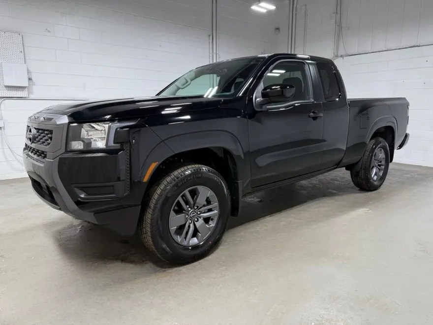 2025 Nissan Frontier SV photo 1