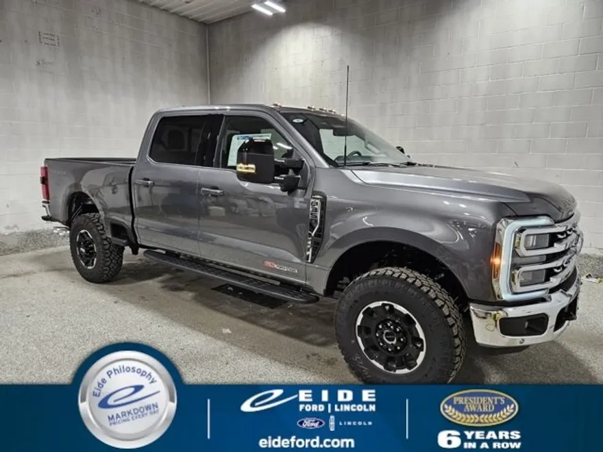 2025 Ford F-350 Lariat photo 1