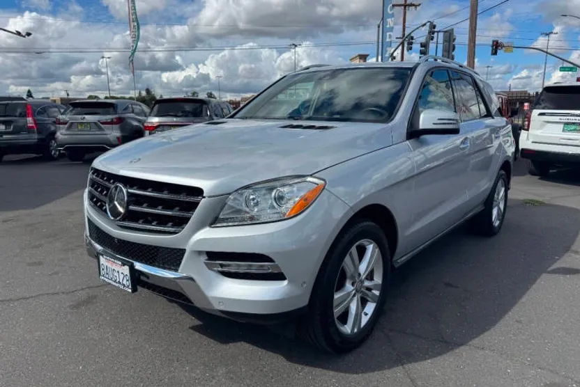 2015 Mercedes Benz ML 350 4MATIC photo 1
