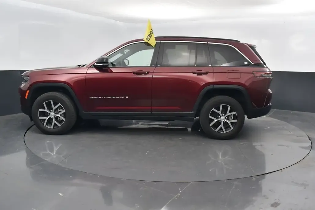 2024 Jeep Grand Cherokee Limited photo 1