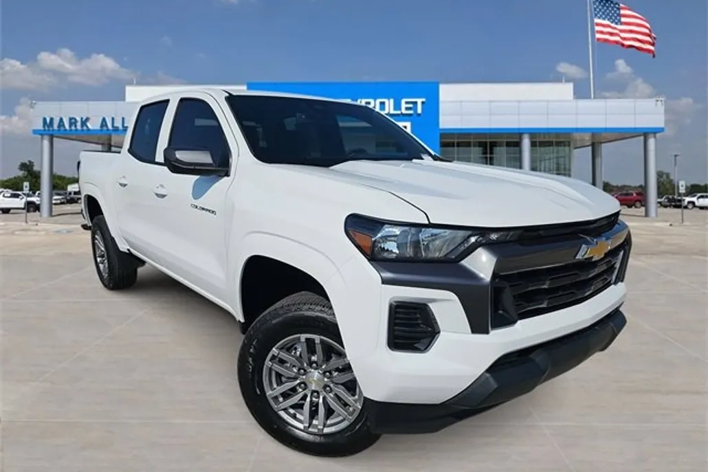2026 Chevrolet Colorado LT photo 1