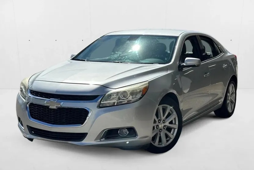 2015 Chevrolet Malibu 2LT photo 1