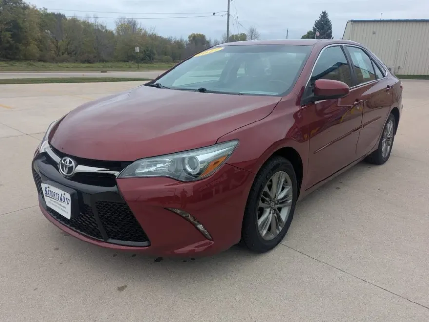 2017 Toyota Camry XLE XSE photo 1