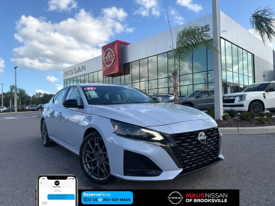 2024 Nissan Altima SR photo 1