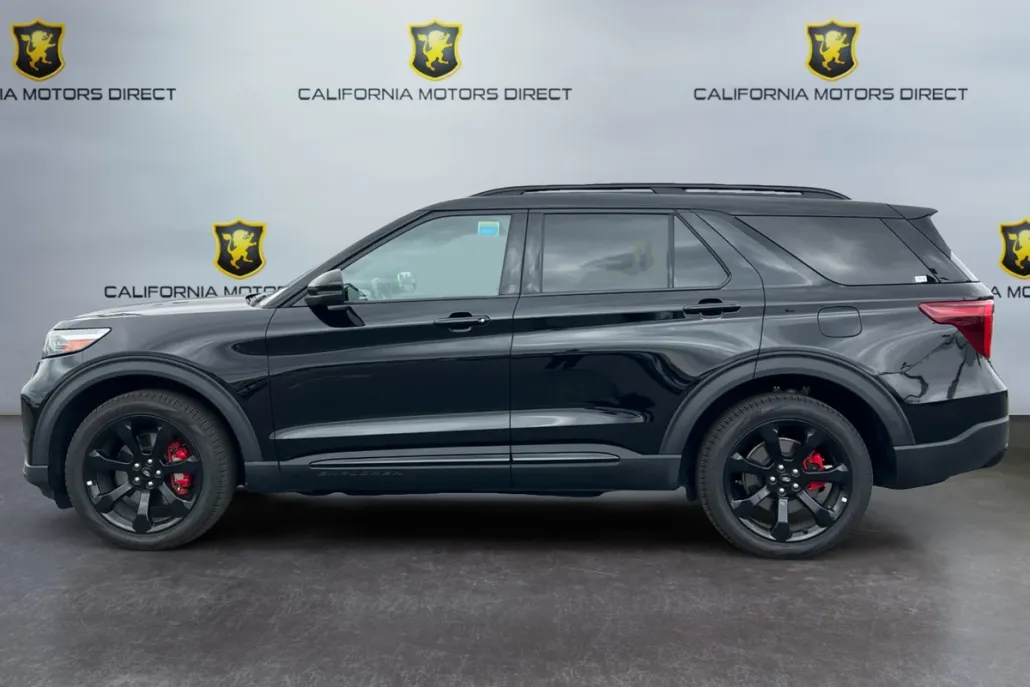 2023 Ford Explorer ST photo 1