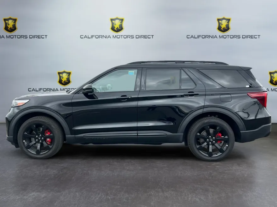 2023 Ford Explorer ST photo 1