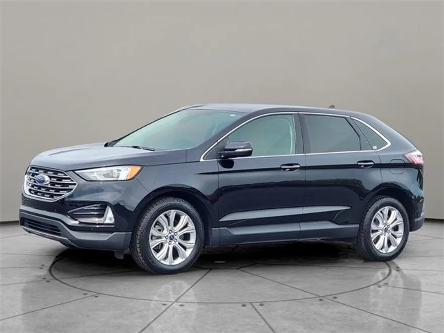 2021 Ford Edge Titanium photo 1