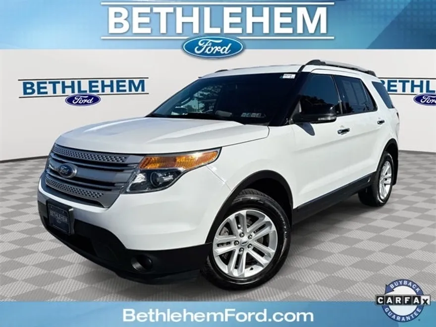 2015 Ford Explorer XLT photo 1