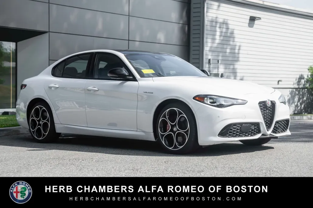 2024 Alfa Romeo Giulia Ti photo 1