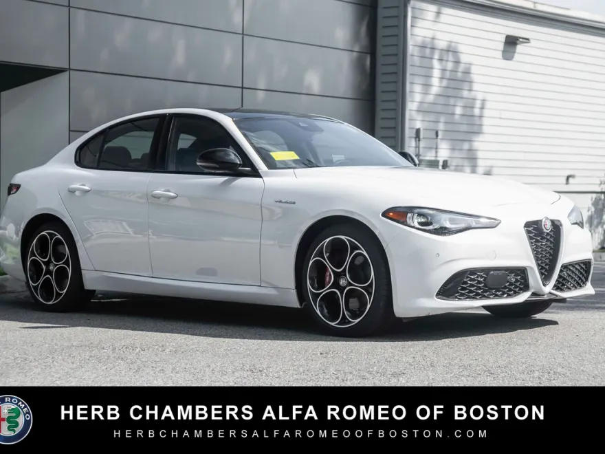 2024 Alfa Romeo Giulia Ti photo 1