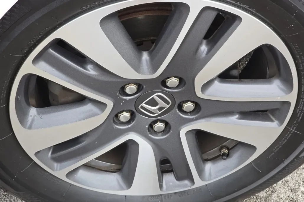 2015 Honda Odyssey Touring photo 1