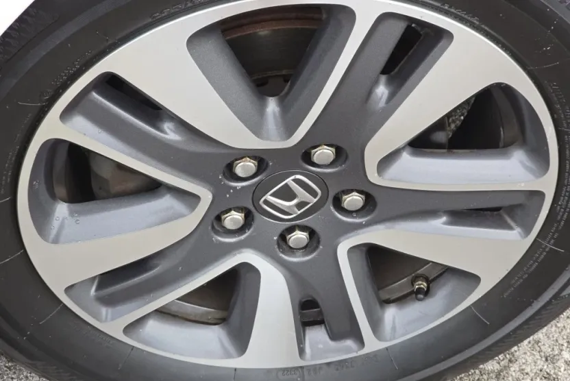 2015 Honda Odyssey Touring photo 1