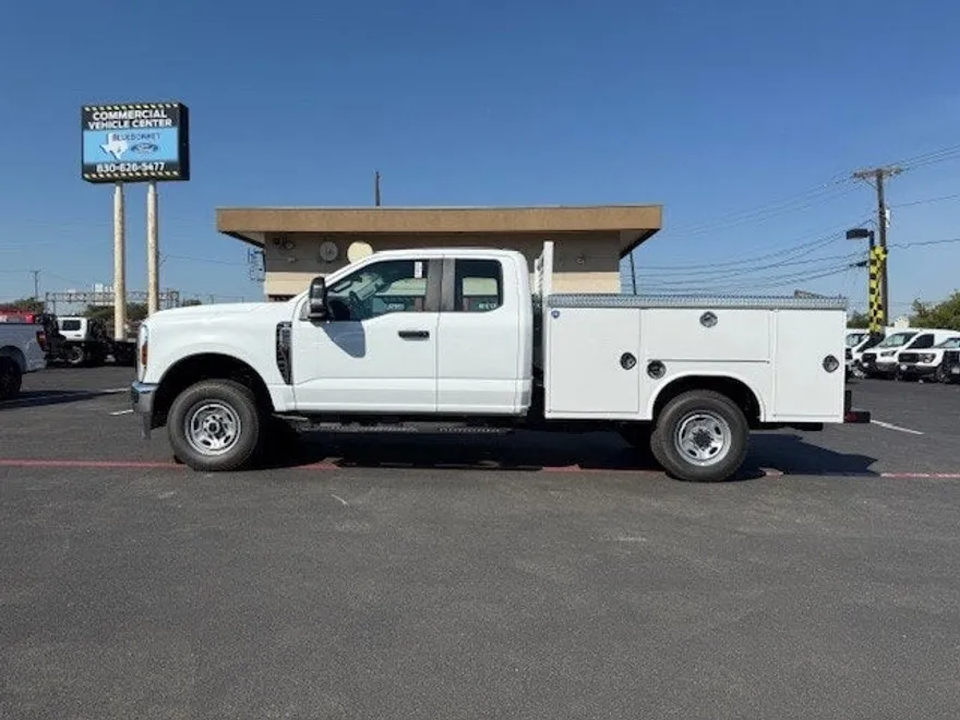 2025 Ford F-250 XL photo 1