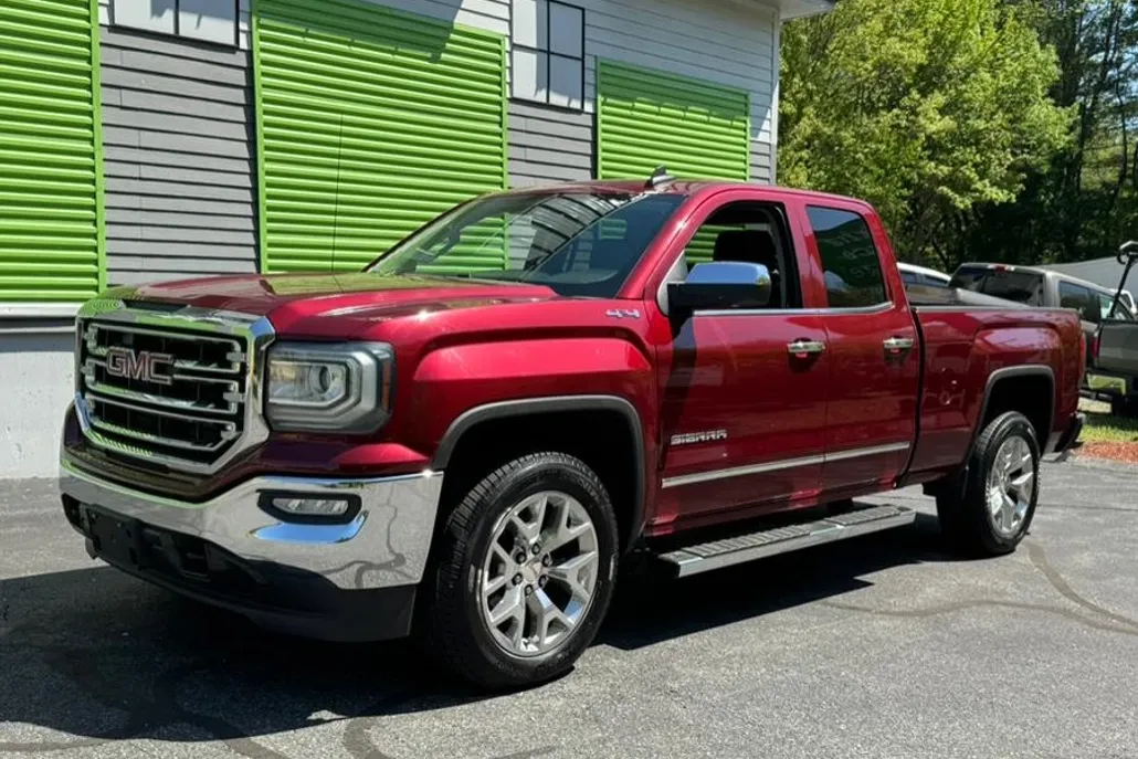2017 Gmc Sierra 1500 SLT photo 1