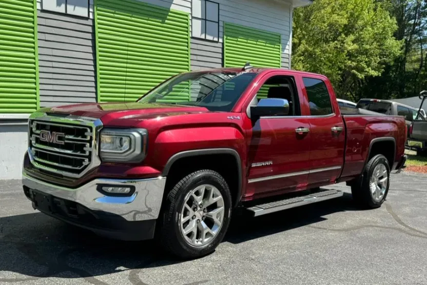 2017 Gmc Sierra 1500 SLT photo 1