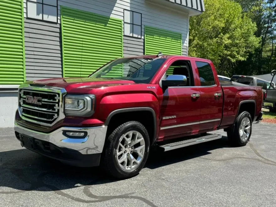 2017 Gmc Sierra 1500 SLT photo 1