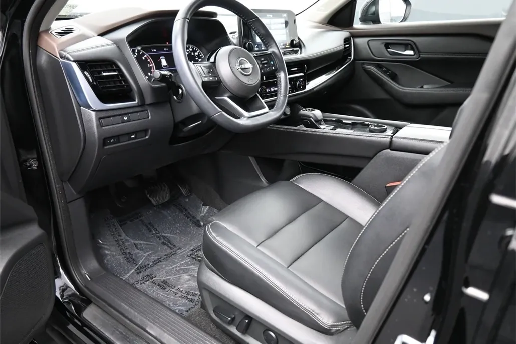 2022 Nissan Rogue SL photo 1