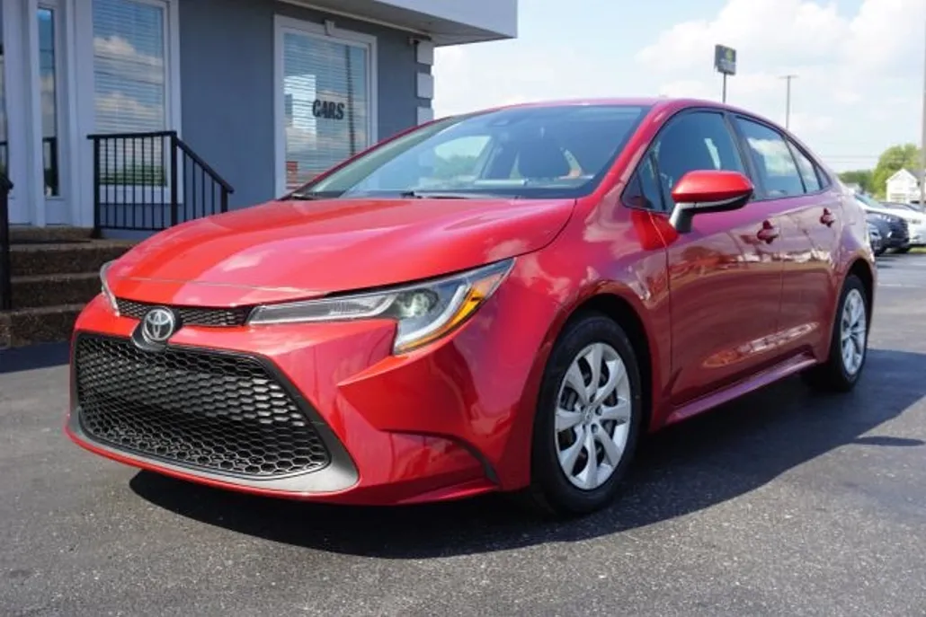 2020 Toyota Corolla LE photo 1