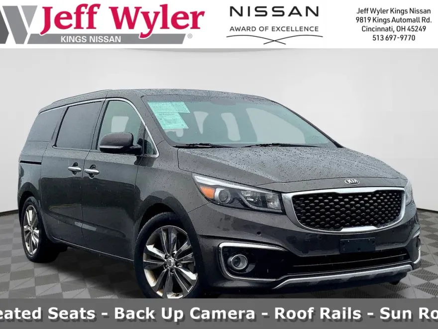 2016 Kia Sedona SXL photo 1