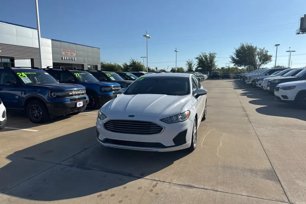 2019 Ford Fusion Hybrid SE photo 1