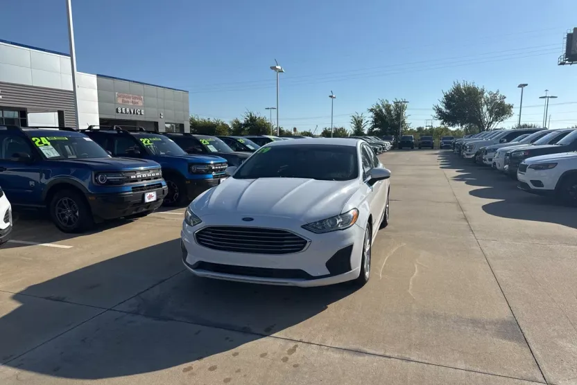 2019 Ford Fusion Hybrid SE photo 1