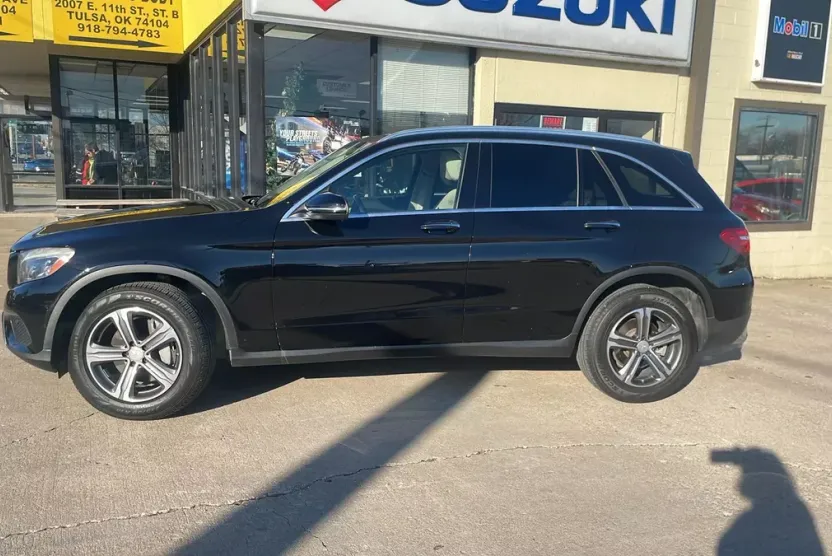 2016 Mercedes Benz GLC 300 photo 1