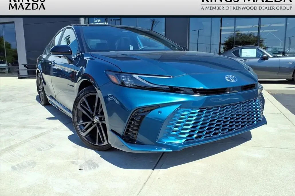 2025 Toyota Camry XSE photo 1