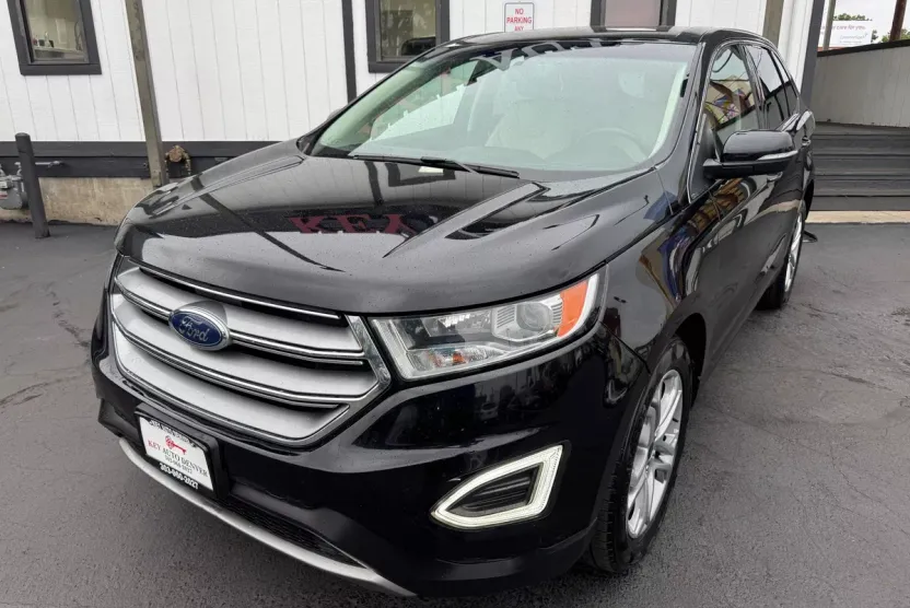 2017 Ford Edge Titanium photo 1