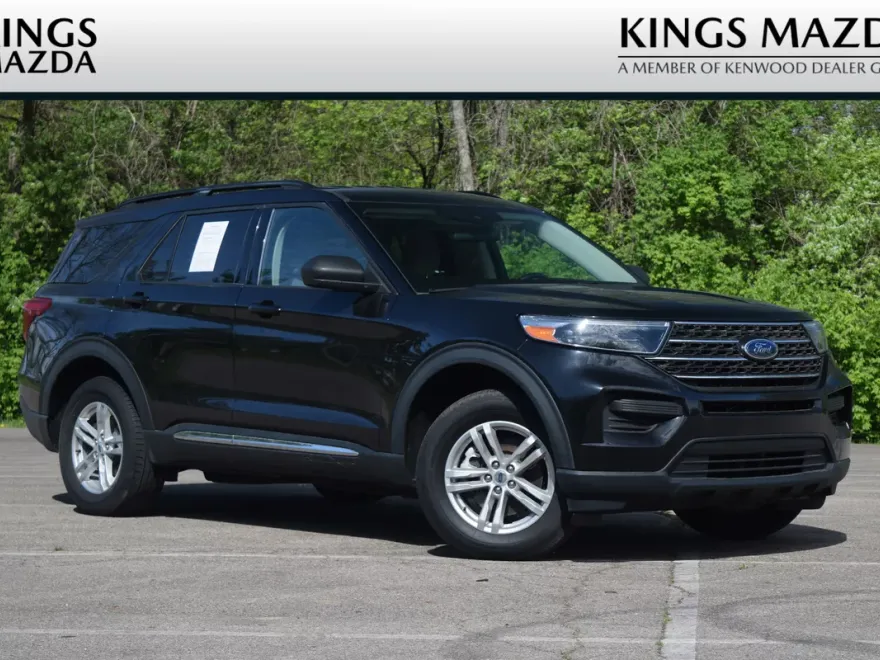 2022 Ford Explorer XLT photo 1