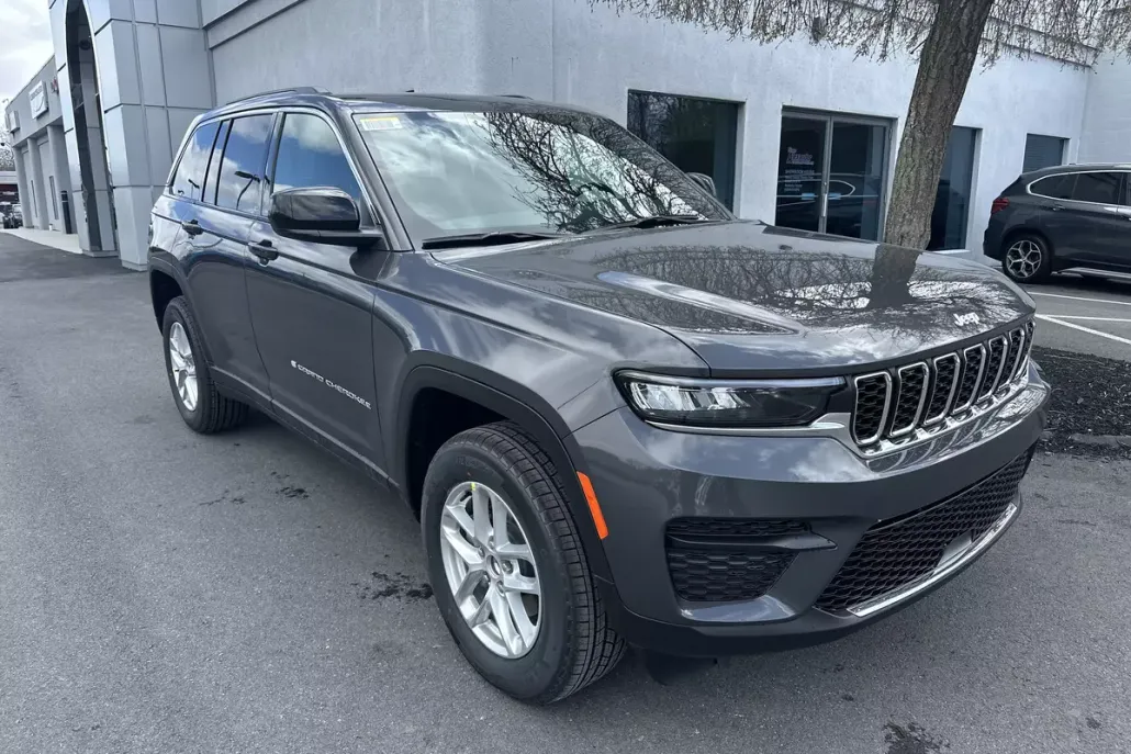 2025 Jeep Grand Cherokee Laredo X photo 1